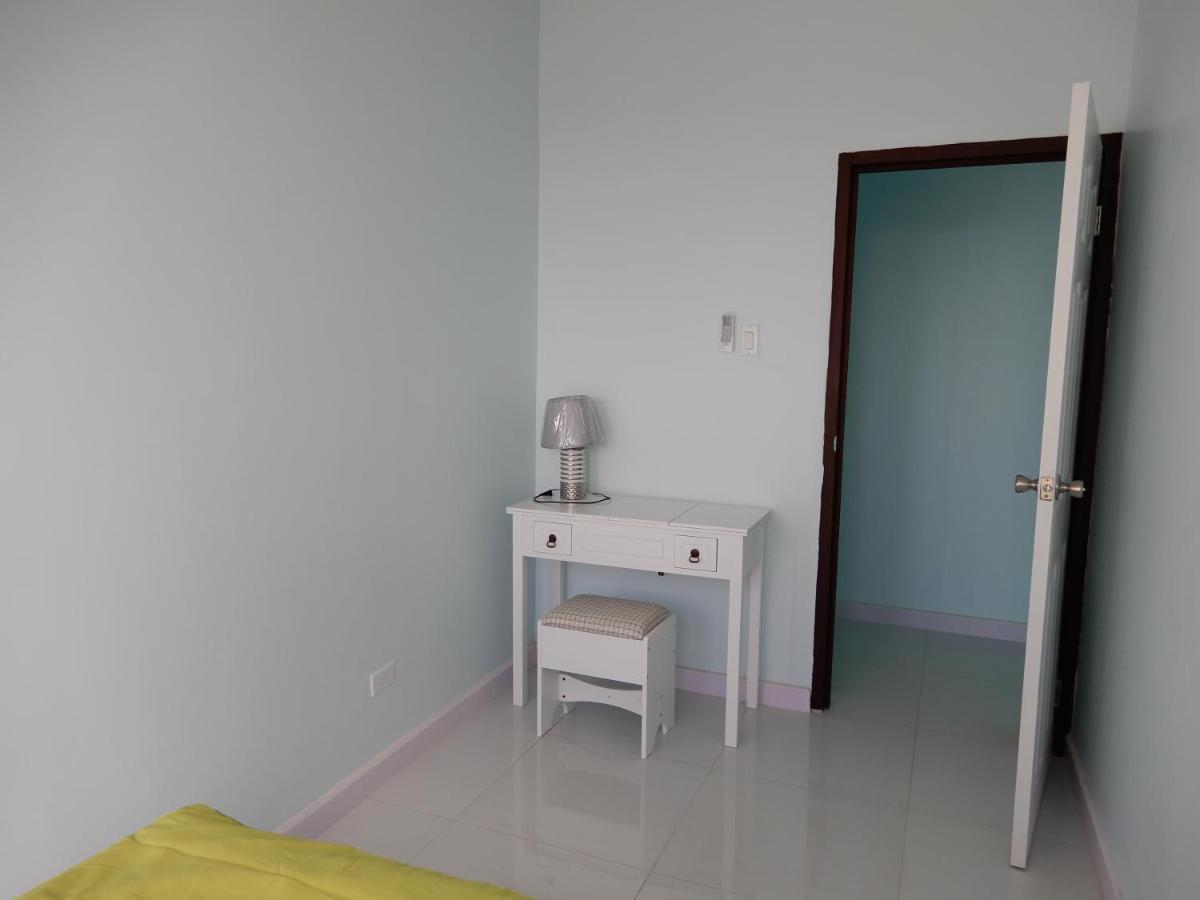 Oistins Bayview Apartments クライストチャーチ エクステリア 写真