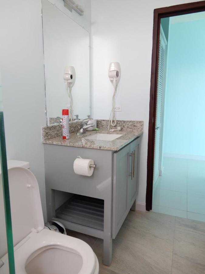 Oistins Bayview Apartments クライストチャーチ エクステリア 写真