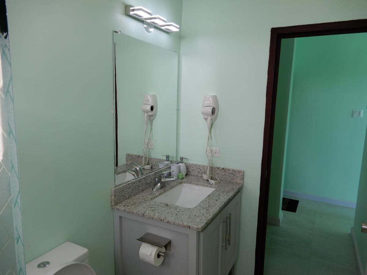 Oistins Bayview Apartments クライストチャーチ エクステリア 写真