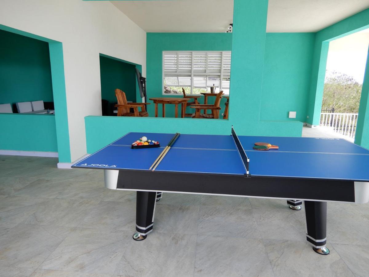 Oistins Bayview Apartments クライストチャーチ エクステリア 写真