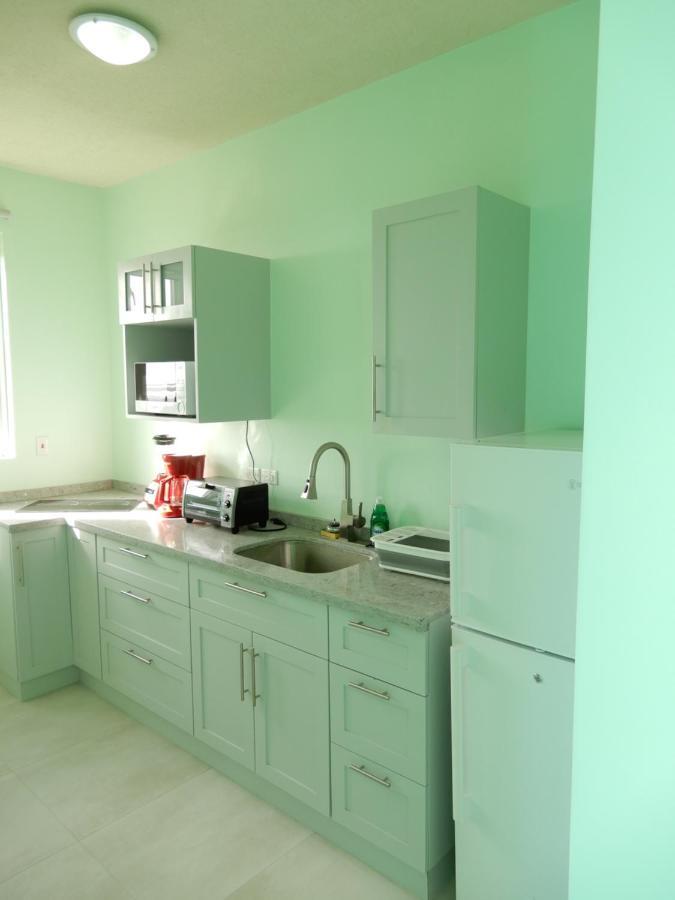 Oistins Bayview Apartments クライストチャーチ エクステリア 写真