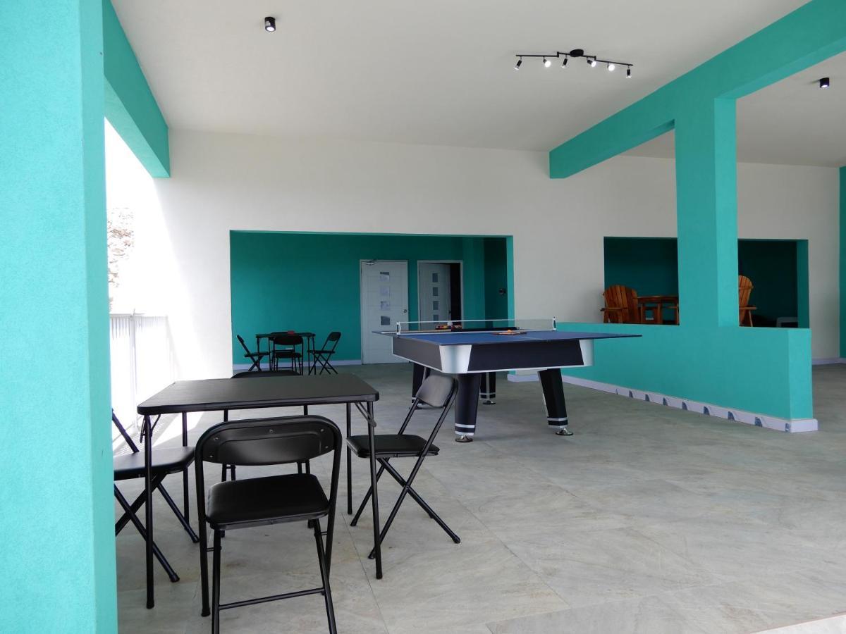 Oistins Bayview Apartments クライストチャーチ エクステリア 写真